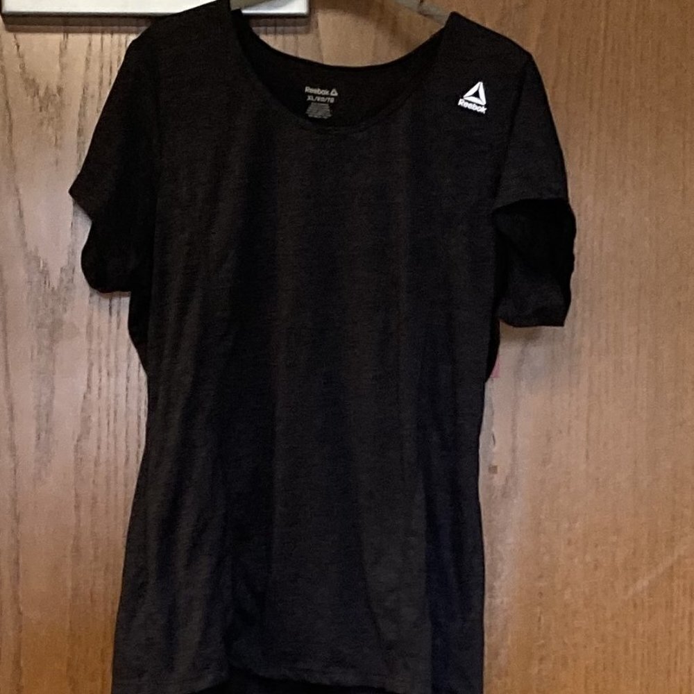 Reebok purple & black athletic tee sz XL